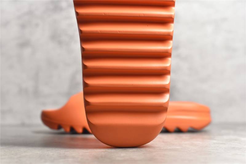 Adidas Yeezy Slide
Enflame Orange
