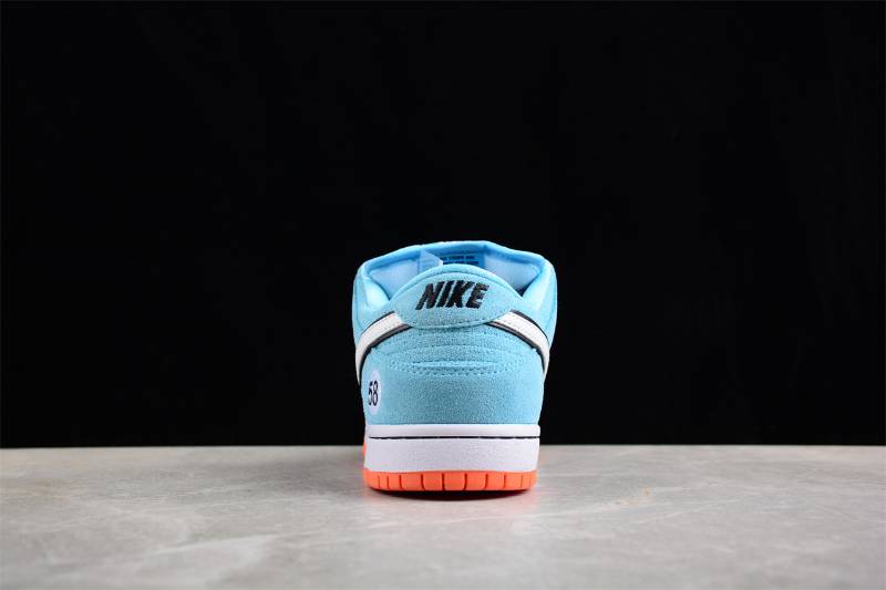 Nike SB Dunk Low
Club 58 Gulf