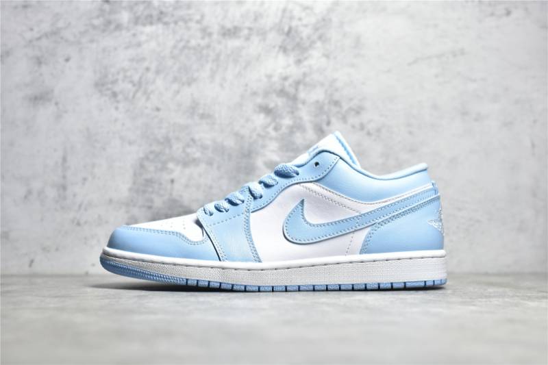 Jordan 1 Low
White Ice Blue