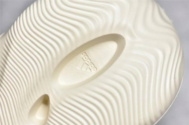 adidas Yeezy Foam RNR
Desert Sand