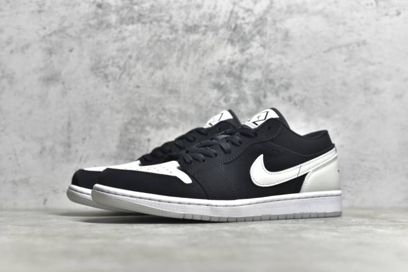 Jordan 1 Low
Diamond Shorts