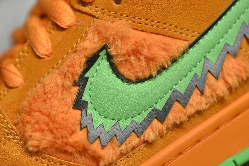 Nike SB Dunk Low
Grateful Dead Bears Orange