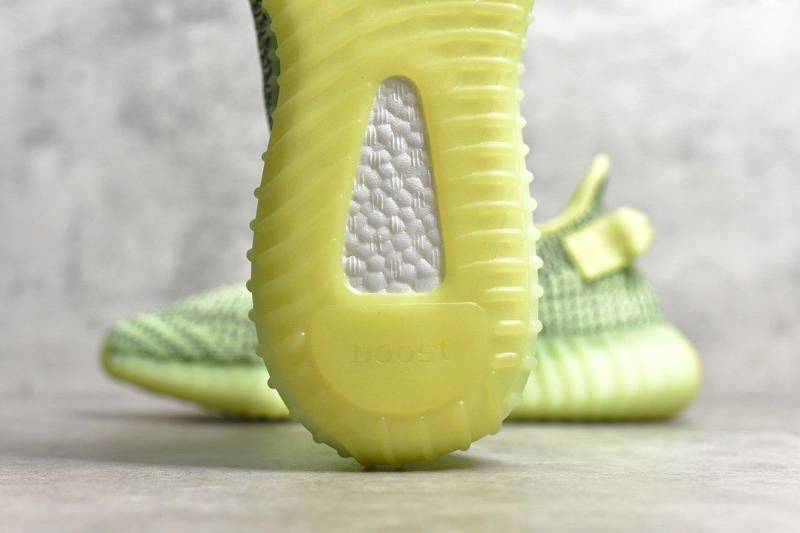 adidas Yeezy Boost 350 V2
Yeezreel