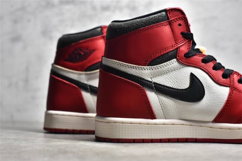Jordan 1 Retro High OG
Chicago Lost and Found