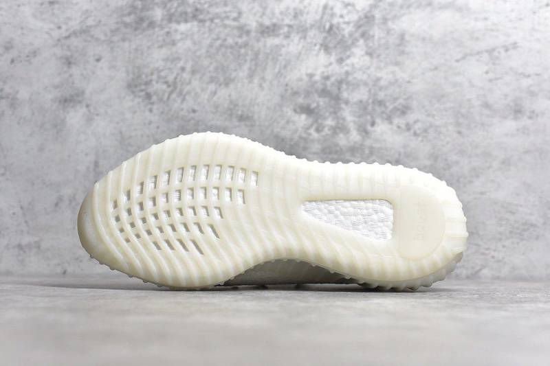 Adidas Yeezy Boost 350 V2
Cream