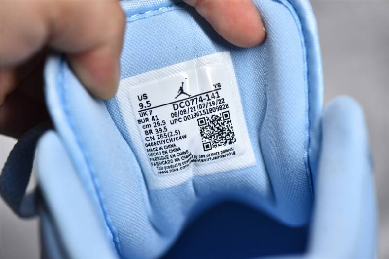 Jordan 1 Low
White Ice Blue