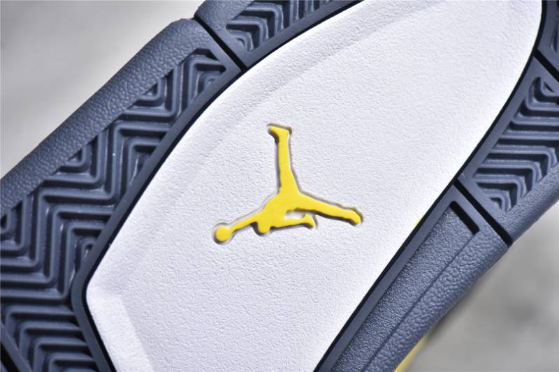 Jordan 4 Retro
Lightning