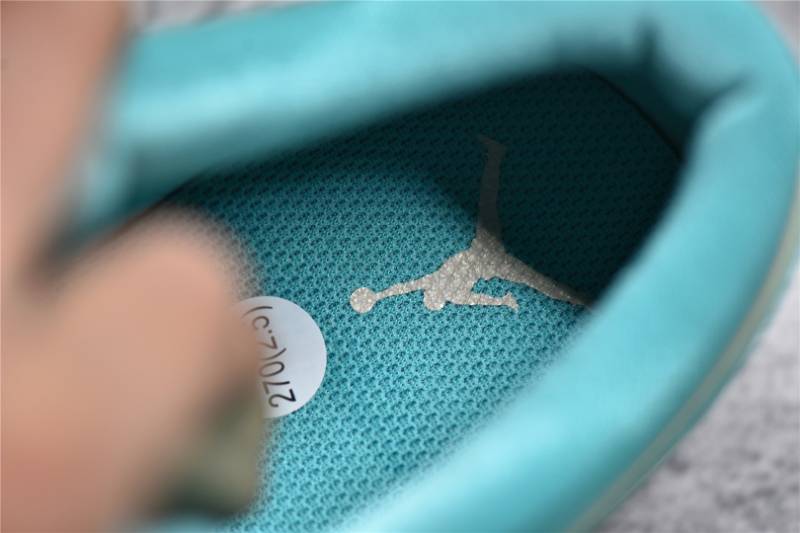 Jordan 1 Low
Tropical Teal