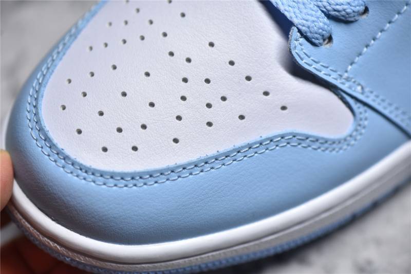 Jordan 1 Low
White Ice Blue