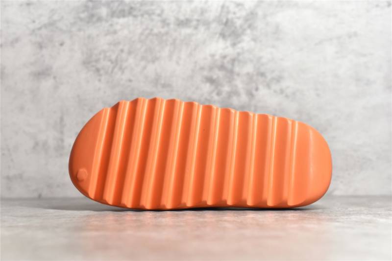 Adidas Yeezy Slide
Enflame Orange
