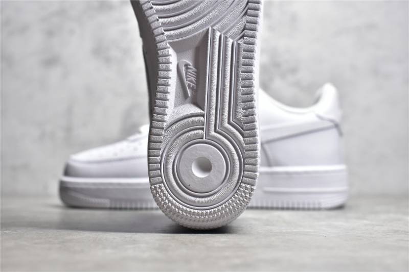 Nike Air Force 1 Low '07
White