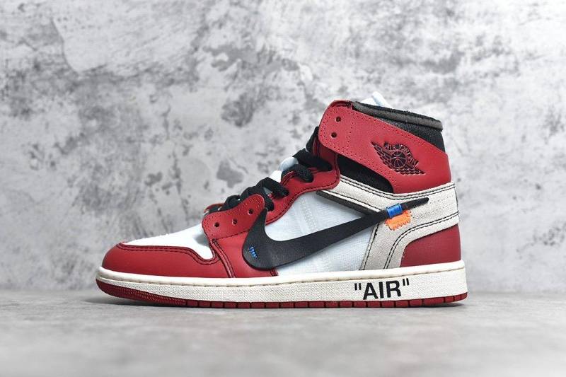 Jordan 1 Retro High
Off-White Chicago