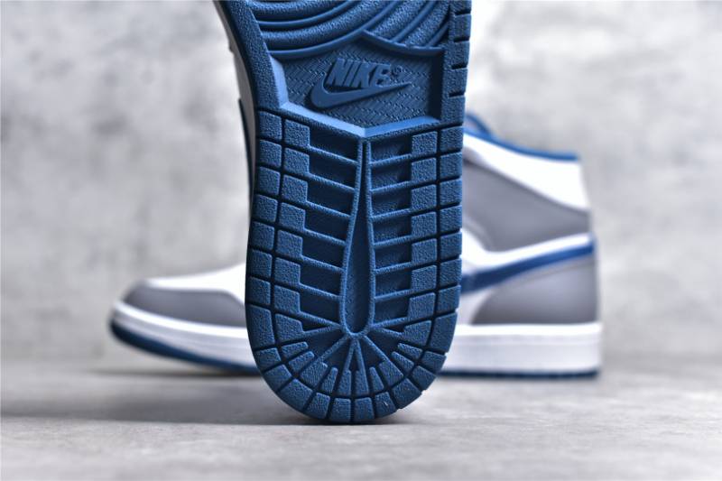 Jordan 1 Mid
True Blue