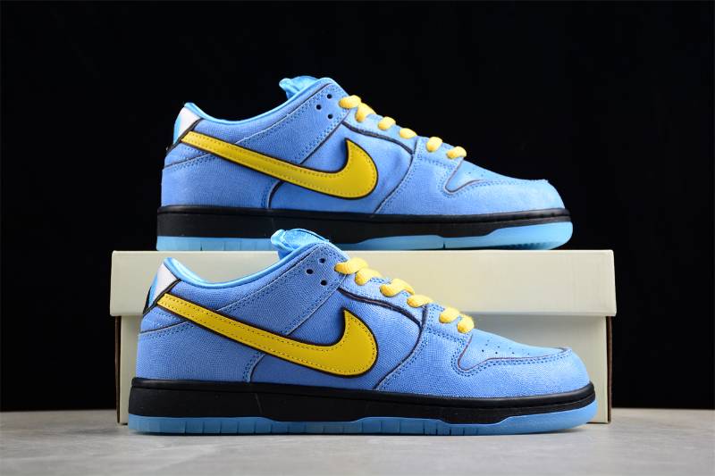 Nike SB Dunk Low
The Powerpuff Girls Bubbles (lindinha)