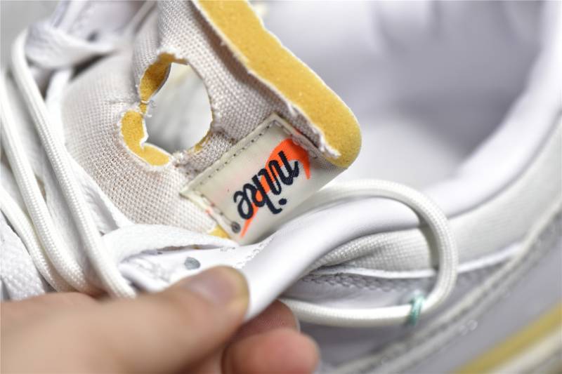 Nike Dunk Low
Off-White Lot 1