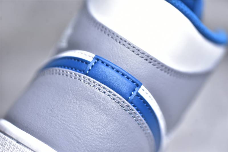 Jordan 1 Mid
True Blue