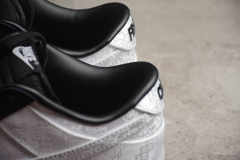 Nike Dunk Low
CLOT Fragment White
