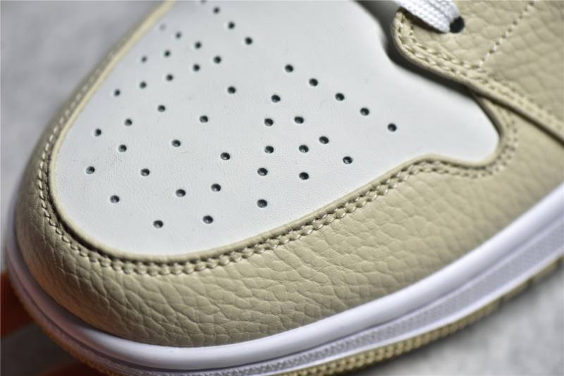 Jordan 1 Low SE
Sail Rattan University Red