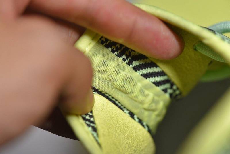 adidas Yeezy Boost 350 V2
Yeezreel
