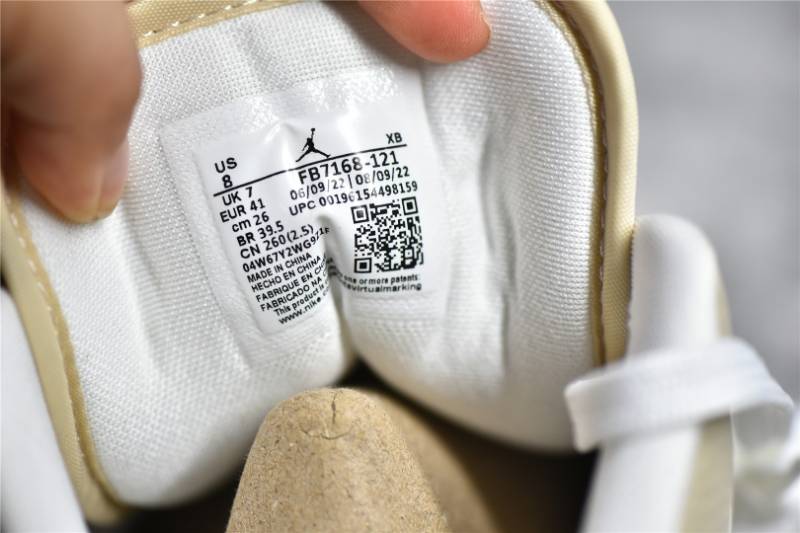 Jordan 1 Low SE
Sail Rattan University Red