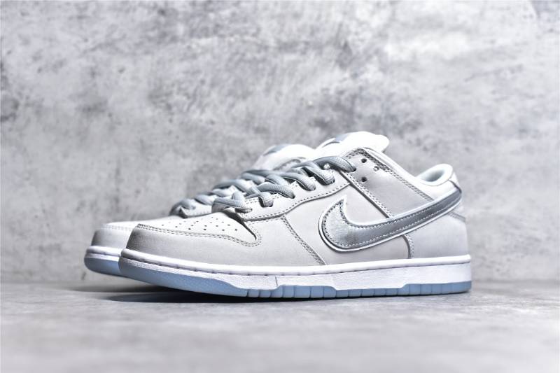 Nike SB Dunk Low
Concepts White Lobster (Friends and Family)