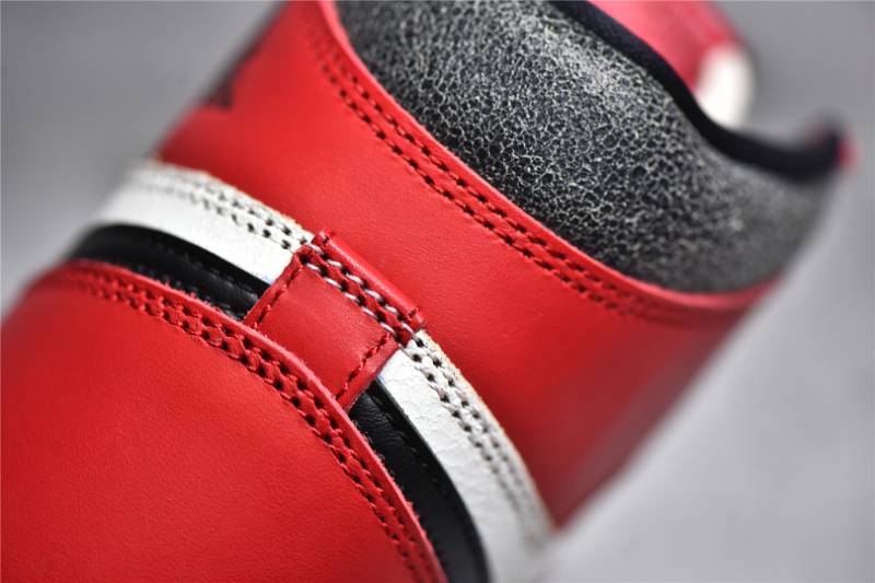Jordan 1 Retro High OG
Chicago Lost and Found