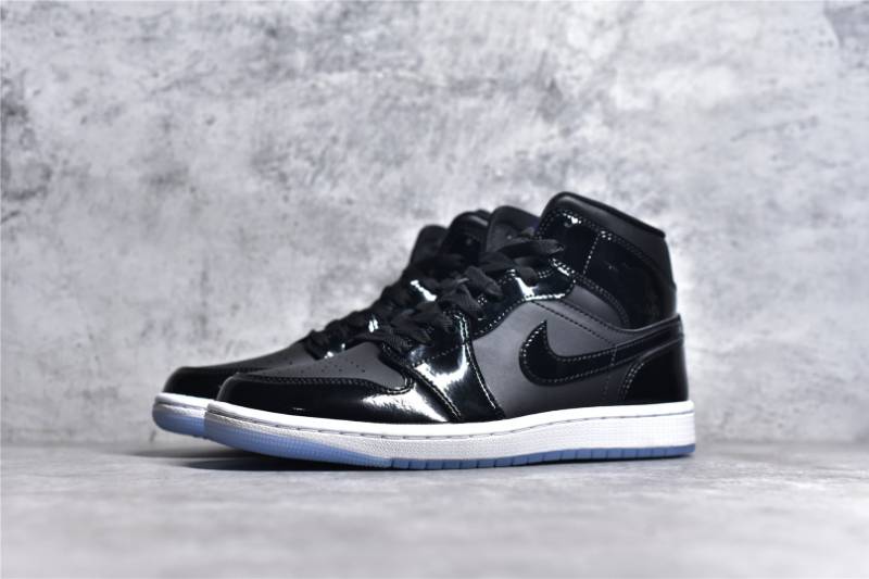 Jordan 1 Mid SE
Space Jam