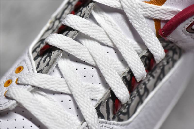 Jordan 3 Retro
Fire Red