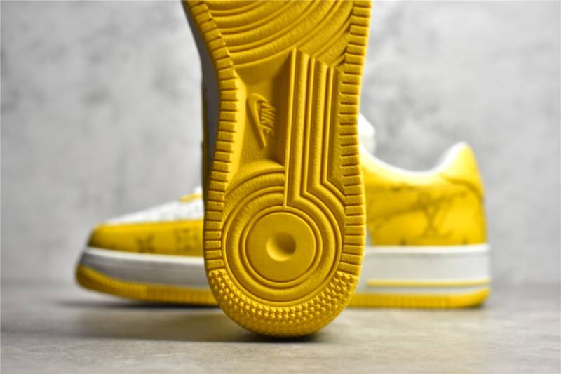 Louis Vuitton Nike Air Force 1 Low
By Virgil Abloh Yellowl