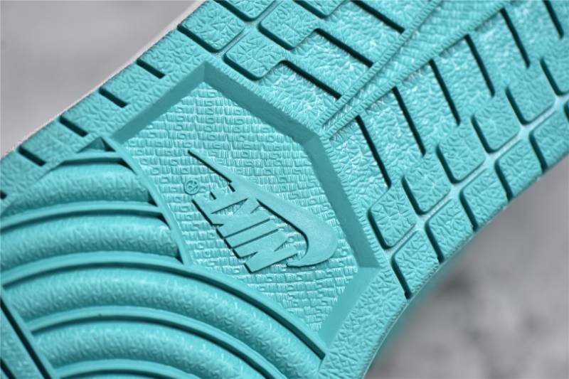 Jordan 1 Low
Tropical Teal
