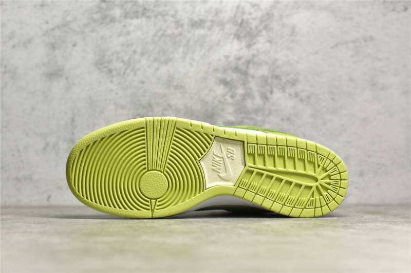Nike SB Dunk Low
Green Apple