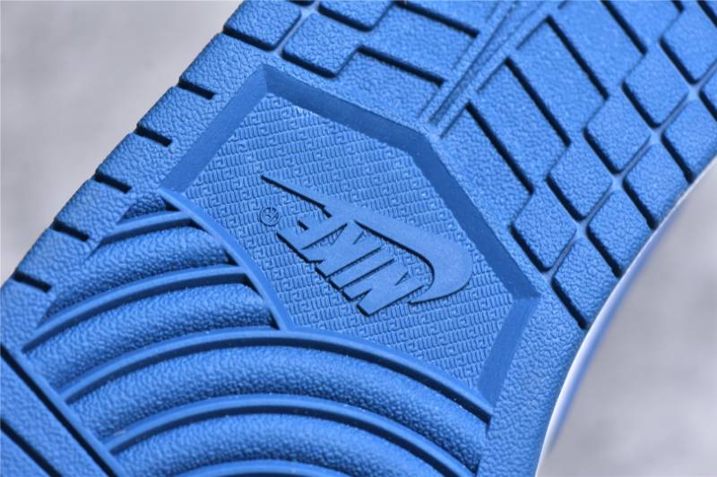 Jordan 1 Mid
True Blue