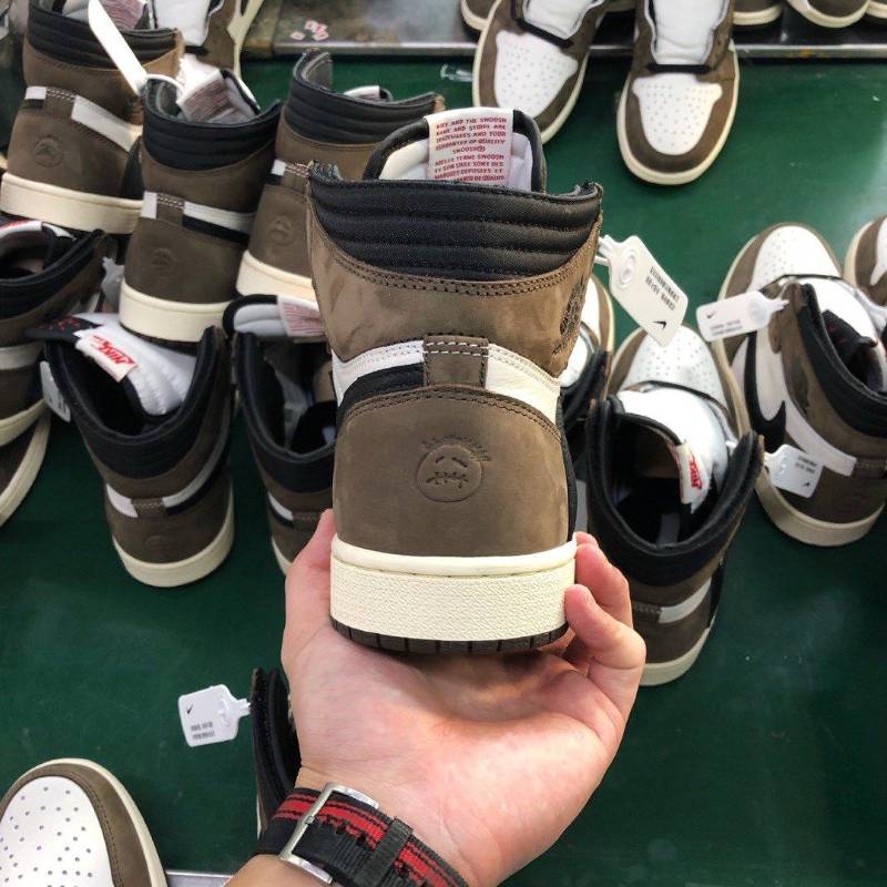 Jordan 1 Retro High OG SP
Travis Scott Mocha