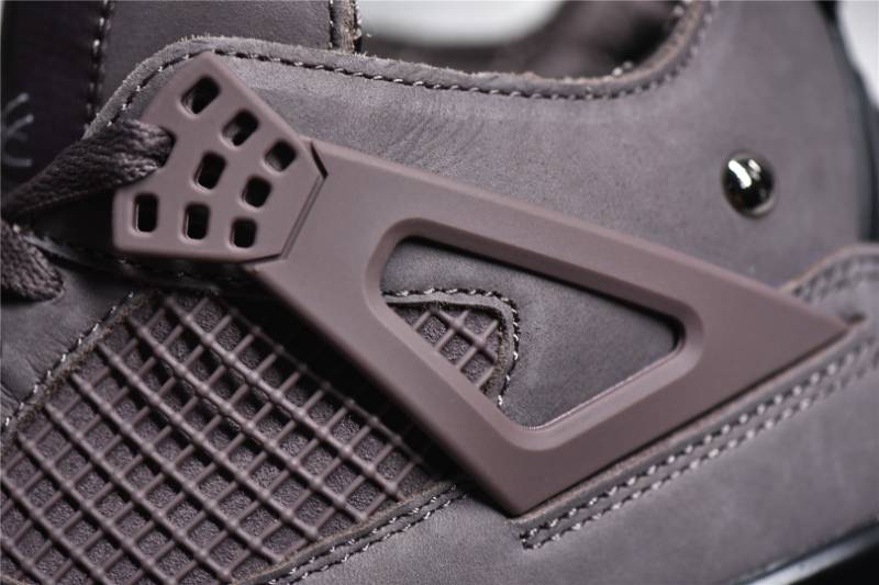 Jordan 4 Retro
A Ma Maniére Violet Ore