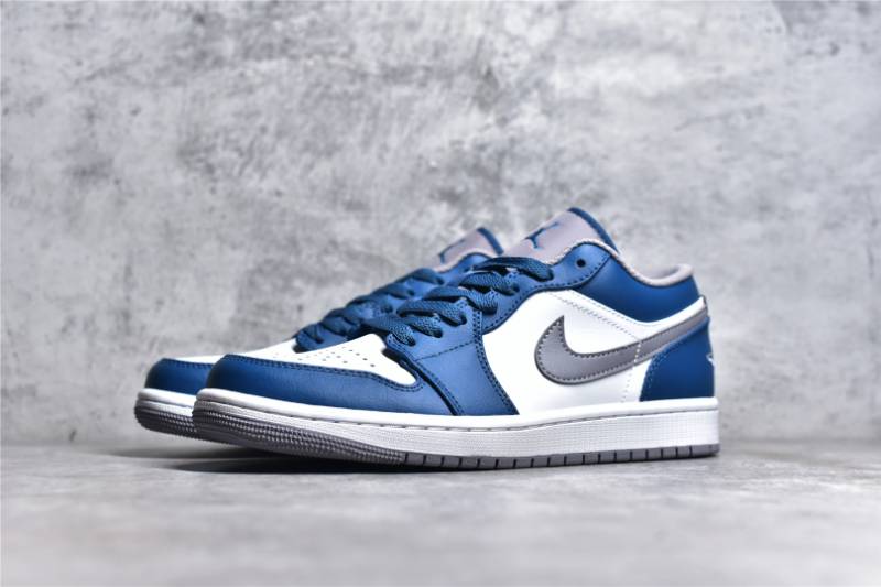 Jordan 1 Low
True Blue