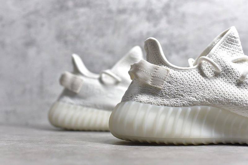 Adidas Yeezy Boost 350 V2
Cream