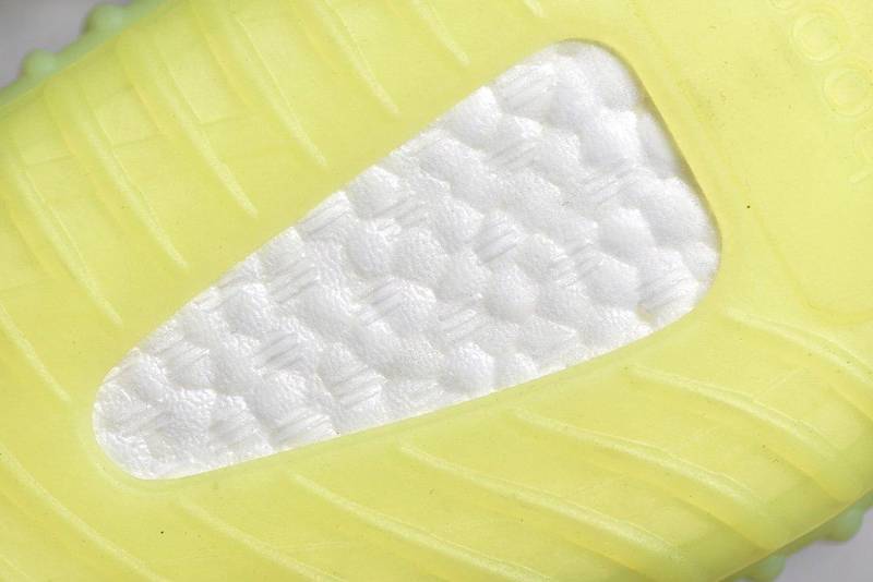 adidas Yeezy Boost 350 V2
Yeezreel