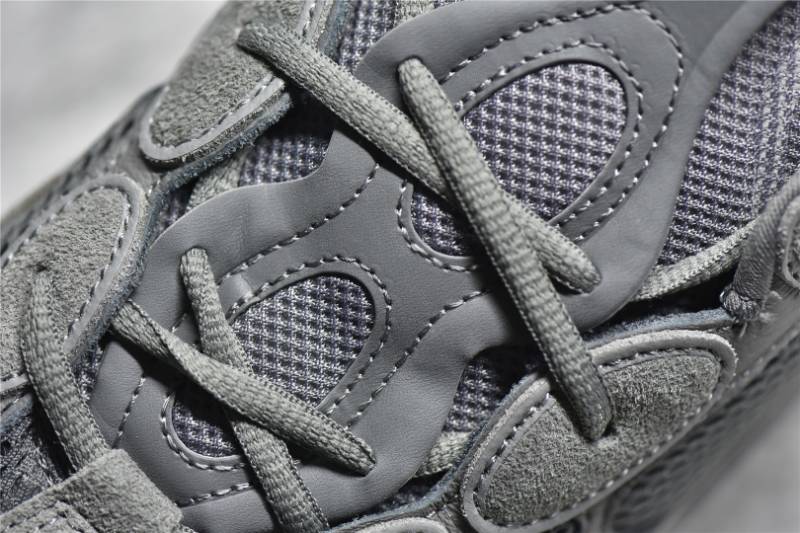 Adidas Yeezy 500
Granite