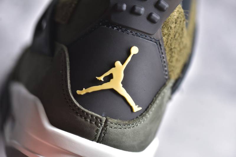 Jordan 4 Retro SE
Craft Medium Olive