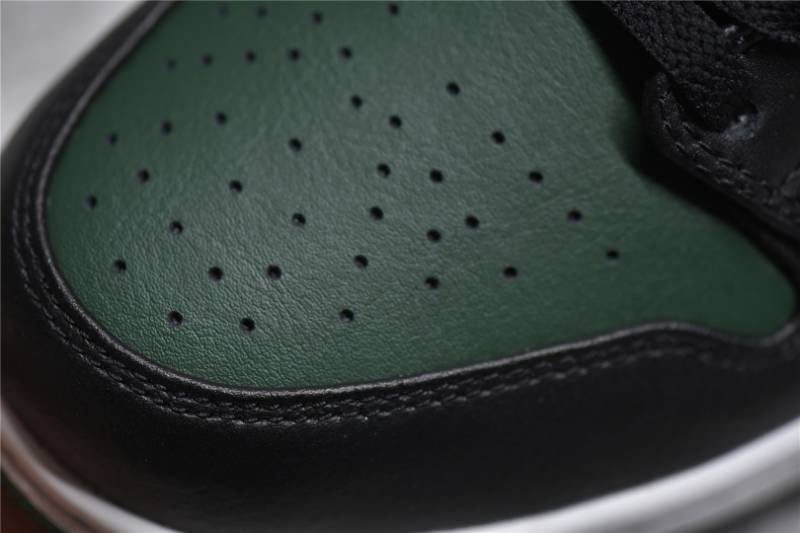 Jordan 1 Low
Green Toe