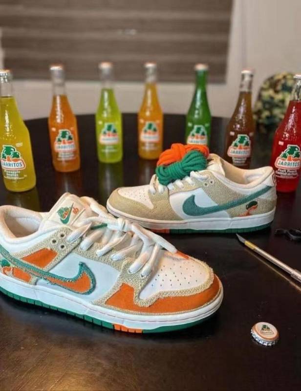 Nike SB Dunk Low
Jarritos