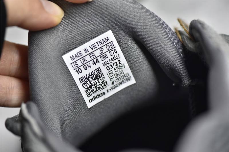 Adidas Yeezy 500
Granite