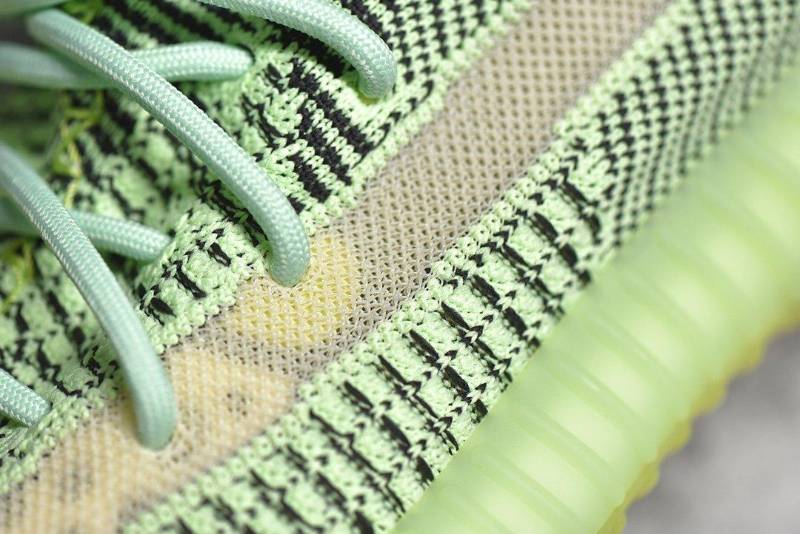adidas Yeezy Boost 350 V2
Yeezreel