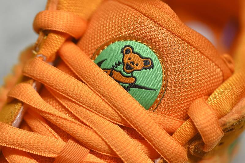 Nike SB Dunk Low
Grateful Dead Bears Orange