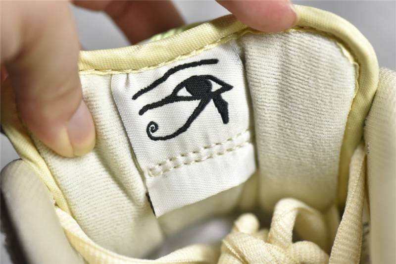 Nike SB Dunk Low
Mummy