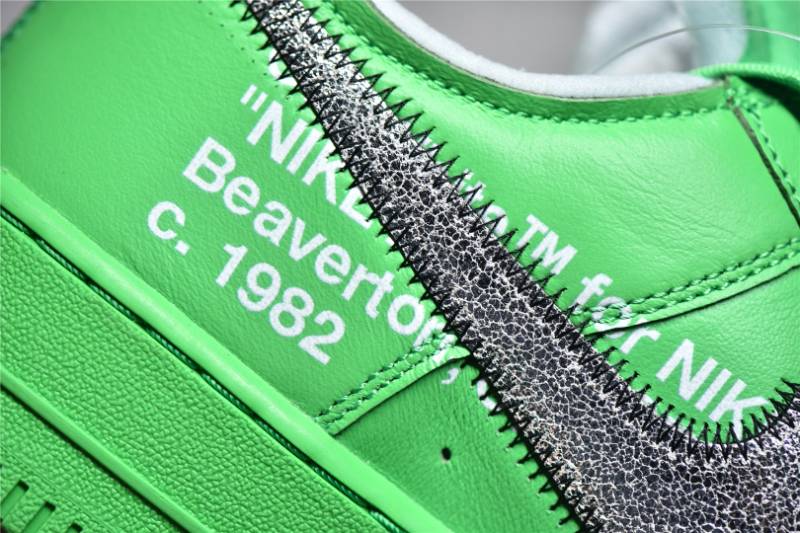 Nike Air Force 1 Low
Off-White Brooklyn