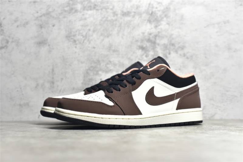 Jordan 1 Low
Mocha
