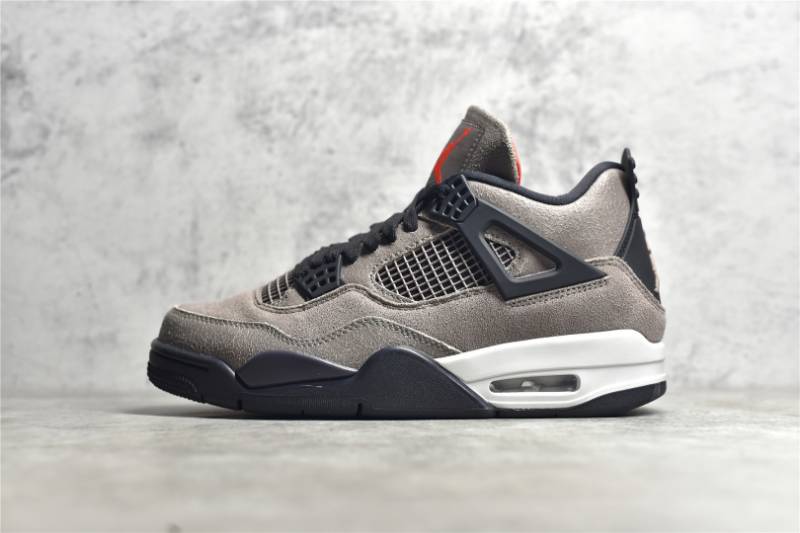 Jordan 4 Retro
Taupe Haze