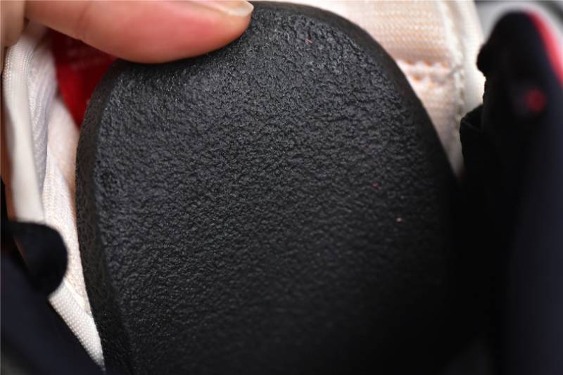 Jordan 1 Retro High OG
Chicago Lost and Found