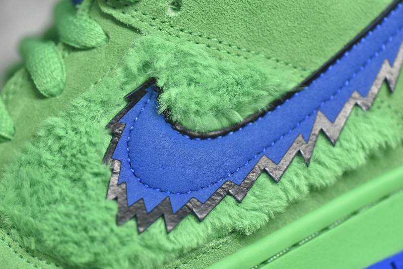 Nike SB Dunk Low
Grateful Dead Bears Green